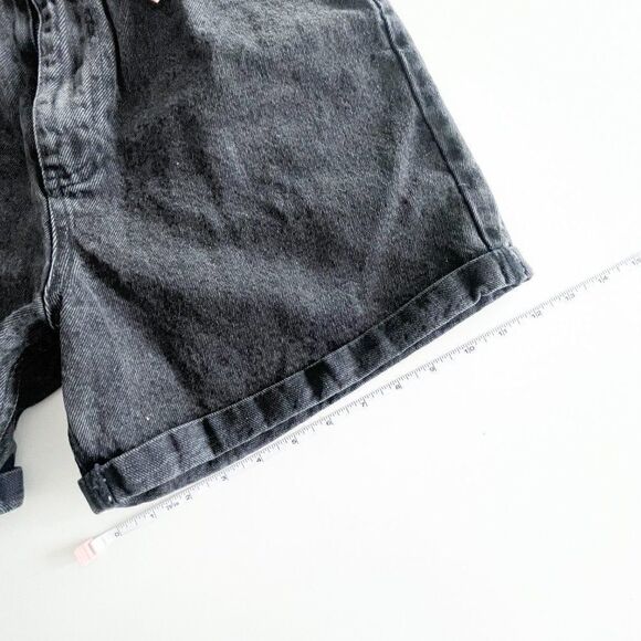 LOST IN LUNAR // The George Shorts // crafted from a 100% cotton denim // Size 8 - Picture 10 of 16